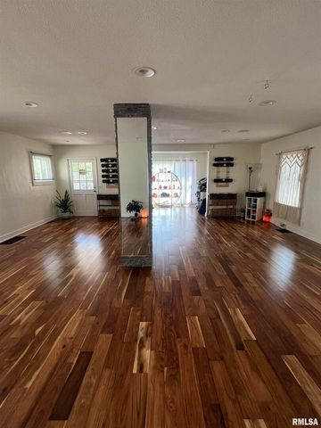 2938 HARRISON Street, Davenport, IA 52803