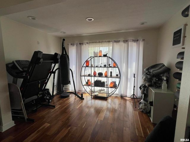 2938 HARRISON Street, Davenport, IA 52803