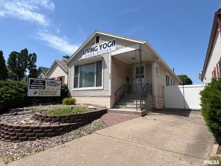 2938 HARRISON Street, Davenport, IA 52803