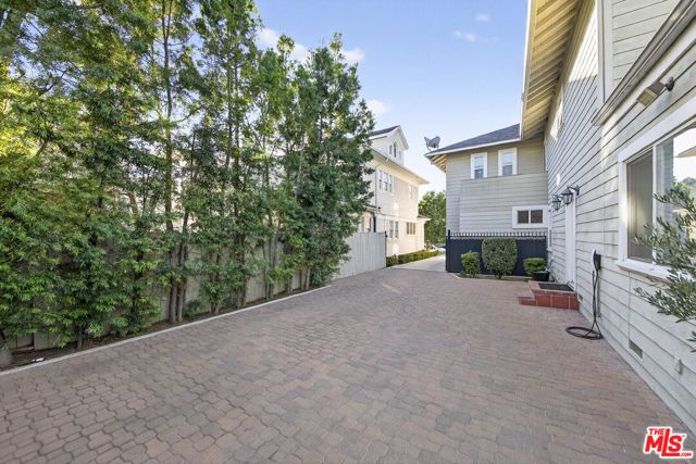 416 S Van Ness Avenue, Los Angeles, CA 90020