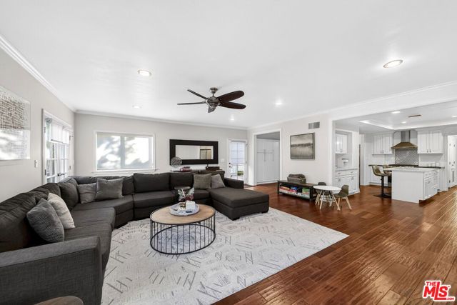 416 S Van Ness Avenue, Los Angeles, CA 90020