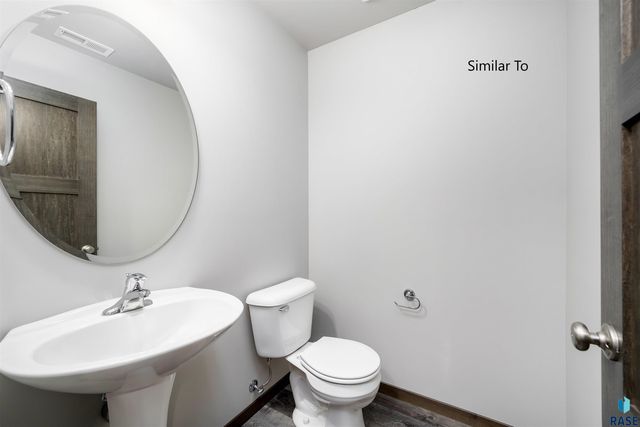 6131 S Bison Pl Place, Sioux Falls, SD 57108