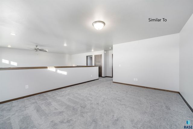 6131 S Bison Pl Place, Sioux Falls, SD 57108