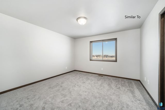 6131 S Bison Pl Place, Sioux Falls, SD 57108