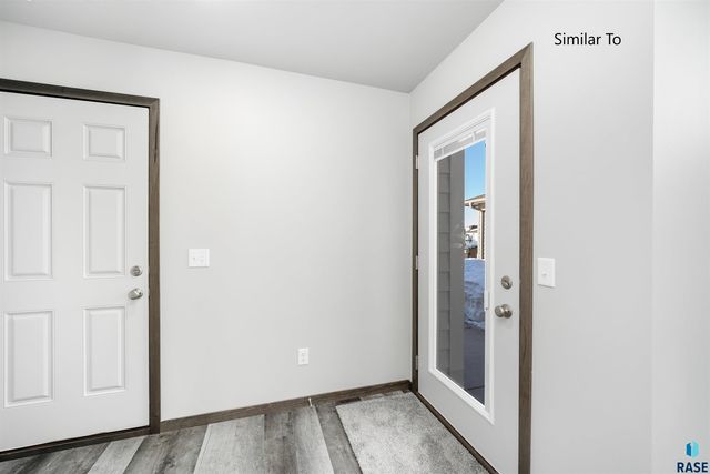 6131 S Bison Pl Place, Sioux Falls, SD 57108