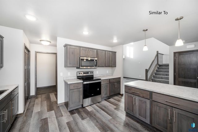 6131 S Bison Pl Place, Sioux Falls, SD 57108