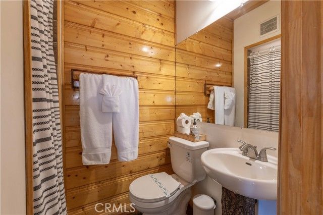 796 Silver Tip Drive, Big Bear Lake, CA 92315