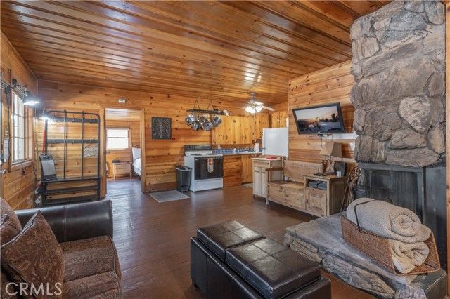 796 Silver Tip Drive, Big Bear Lake, CA 92315