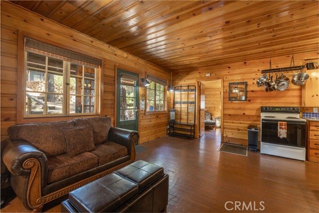 796 Silver Tip Drive, Big Bear Lake, CA 92315