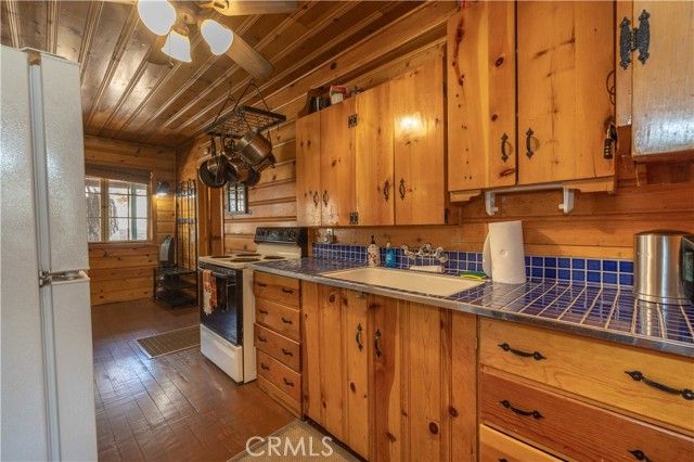 796 Silver Tip Drive, Big Bear Lake, CA 92315