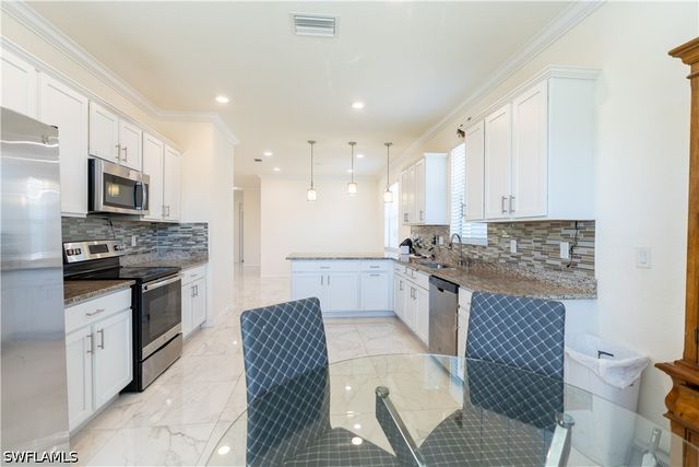 3669 Crimson LN, Fort Myers, FL 33916
