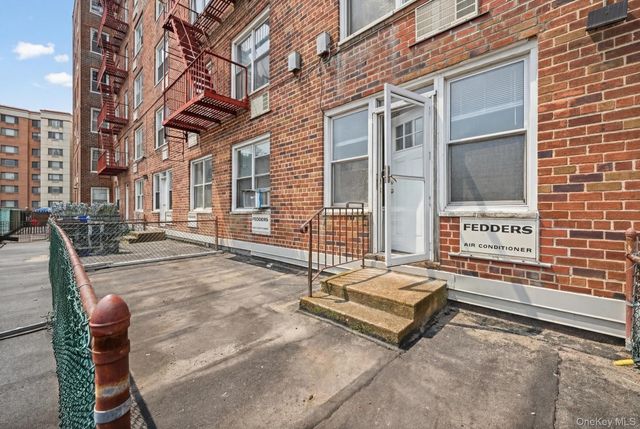 117-12 Ocean Promenade 2N, Rockaway Park, NY 11694