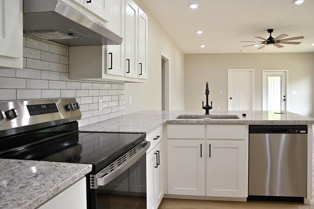 104 Red Oak Drive, Mena, AR 71953