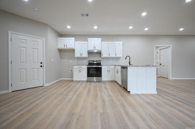 104 Red Oak Drive, Mena, AR 71953