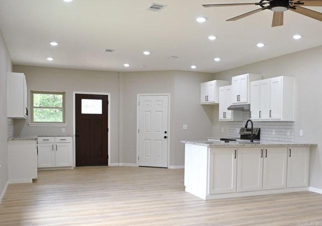 104 Red Oak Drive, Mena, AR 71953