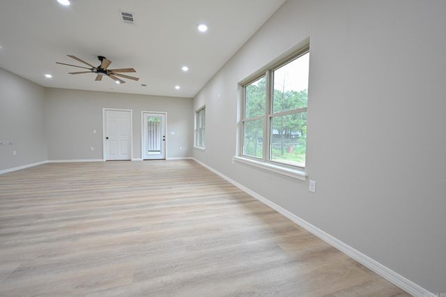 104 Red Oak Drive, Mena, AR 71953