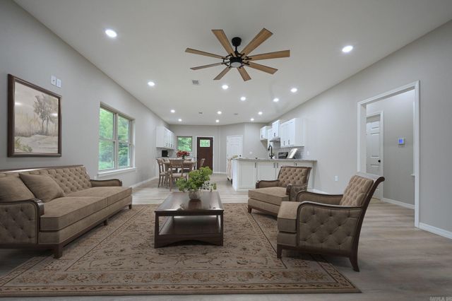 104 Red Oak Drive, Mena, AR 71953