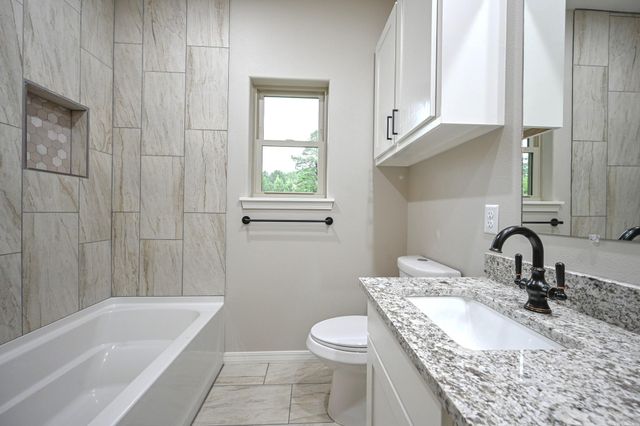 104 Red Oak Drive, Mena, AR 71953