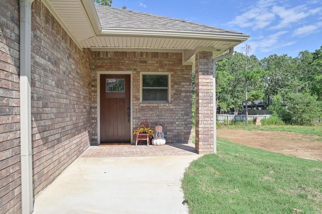 104 Red Oak Drive, Mena, AR 71953
