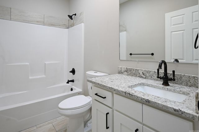 104 Red Oak Drive, Mena, AR 71953