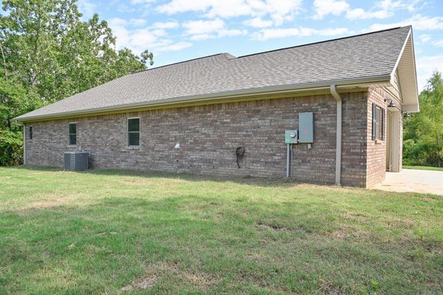104 Red Oak Drive, Mena, AR 71953