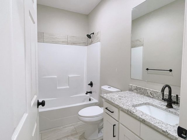 104 Red Oak Drive, Mena, AR 71953