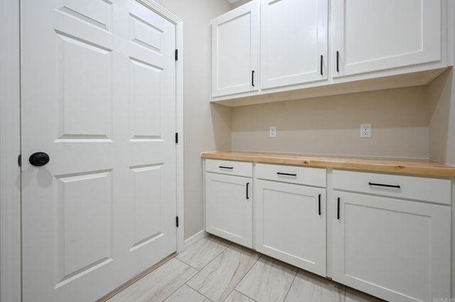 104 Red Oak Drive, Mena, AR 71953