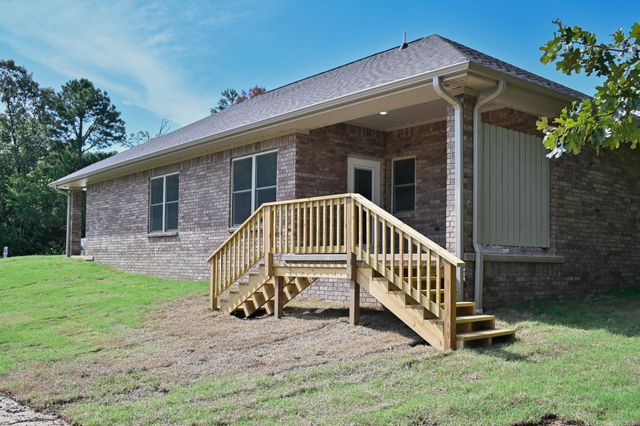 104 Red Oak Drive, Mena, AR 71953
