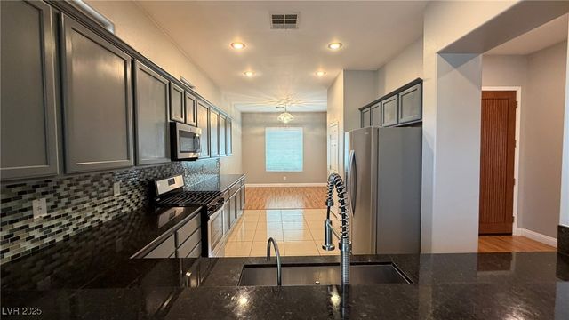 29 Brandermill Drive, Henderson, NV 89052