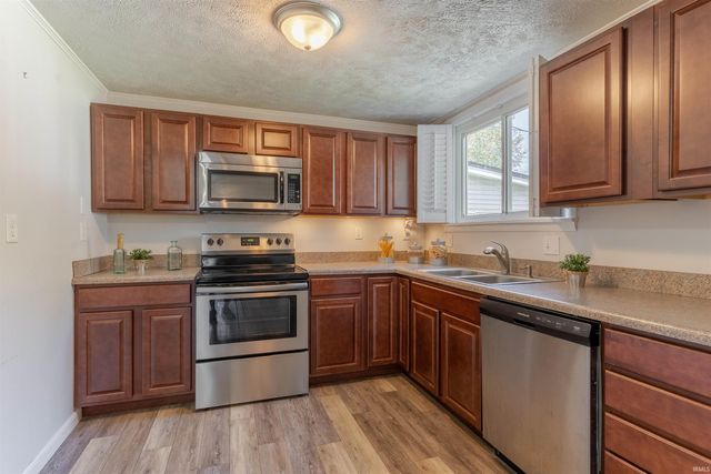 424 E Oak Street, Boonville, IN 47601