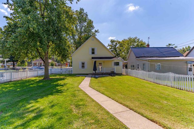 424 E Oak Street, Boonville, IN 47601