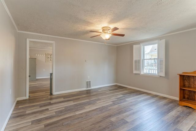 424 E Oak Street, Boonville, IN 47601