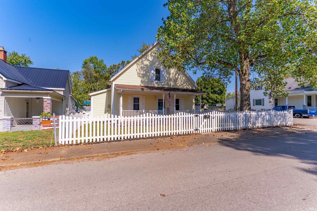 424 E Oak Street, Boonville, IN 47601