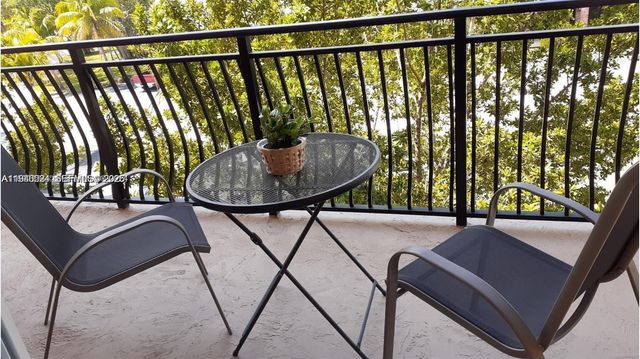 555 E Dania Beach Blvd 5, Dania Beach, FL 33004