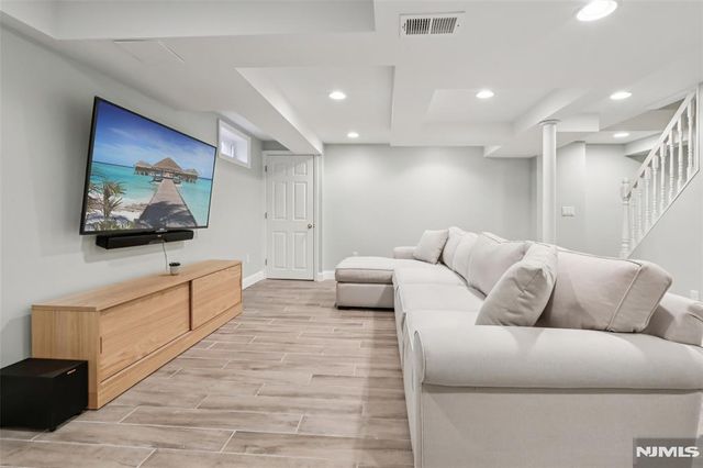 189 Glen Avenue, Glen Rock, NJ 07452