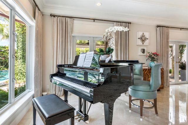 15 PELICAN DR, Fort Lauderdale, FL 33301