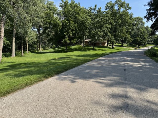 3309 Valley Drive, Geneseo, IL 52722