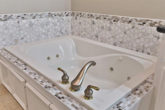 826 E 29th Street, Houston, TX 77009