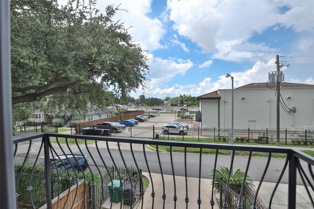 826 E 29th Street, Houston, TX 77009