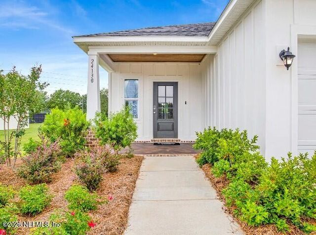 1051 WELDA Lane, Jacksonville, FL 32221