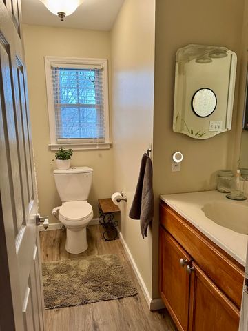 1390 Dogwood Dr, Erin, TN 37061