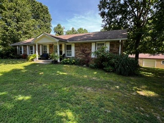 1390 Dogwood Dr, Erin, TN 37061