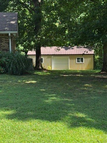 1390 Dogwood Dr, Erin, TN 37061