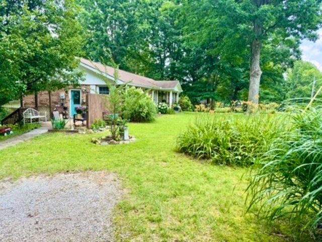 1390 Dogwood Dr, Erin, TN 37061