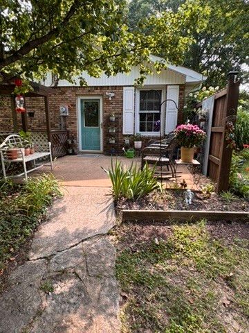 1390 Dogwood Dr, Erin, TN 37061