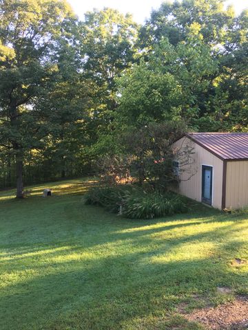 1390 Dogwood Dr, Erin, TN 37061