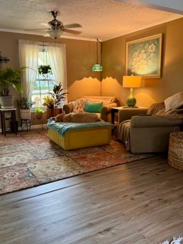 1390 Dogwood Dr, Erin, TN 37061