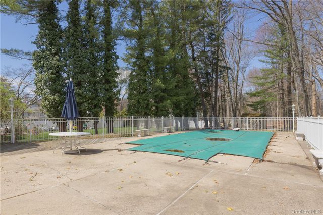 196 E Townline Road, West Nyack, NY 10994