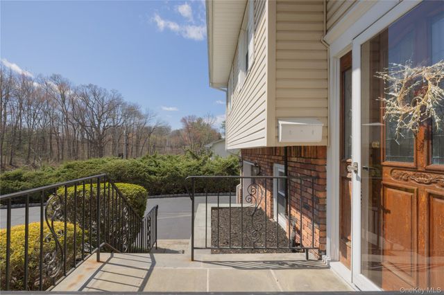 196 E Townline Road, West Nyack, NY 10994