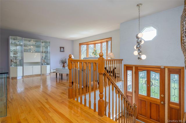 196 E Townline Road, West Nyack, NY 10994